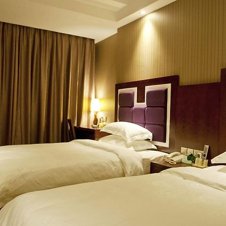 גווילין Yuwei Business Hotel מראה חיצוני תמונה