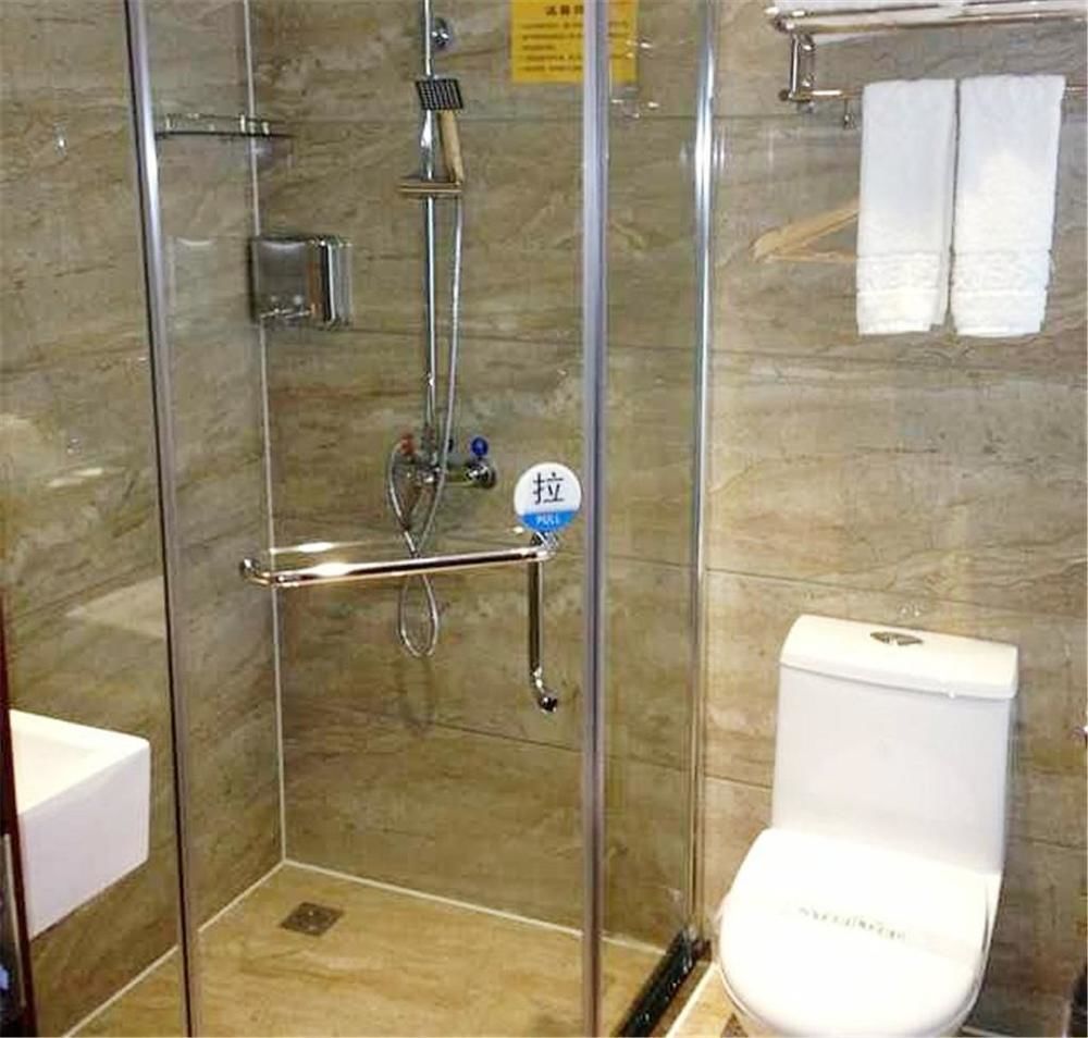 גווילין Yuwei Business Hotel מראה חיצוני תמונה